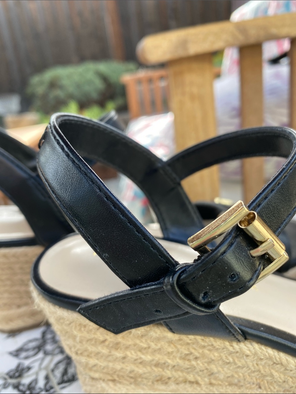 Tommy Hilfiger Black Leather Logo Slingback Sandals - new, NWOT - Picture 3 of 6